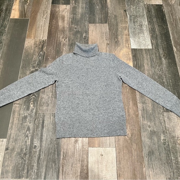 Peck & Peck Luxury 2ply 100% gray Cashmere Pullover Sweater T-neck sz medium - Picture 1 of 4